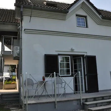 Vas Lipa 7 -30 公寓